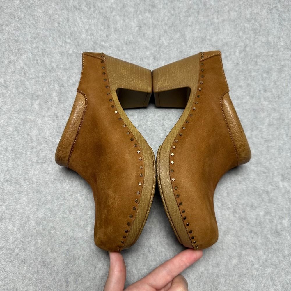 Dansko Sammy Nubuck Leather Womens 36/US 5.5 Tan Brown Studded Block Heels - Picture 2 of 8